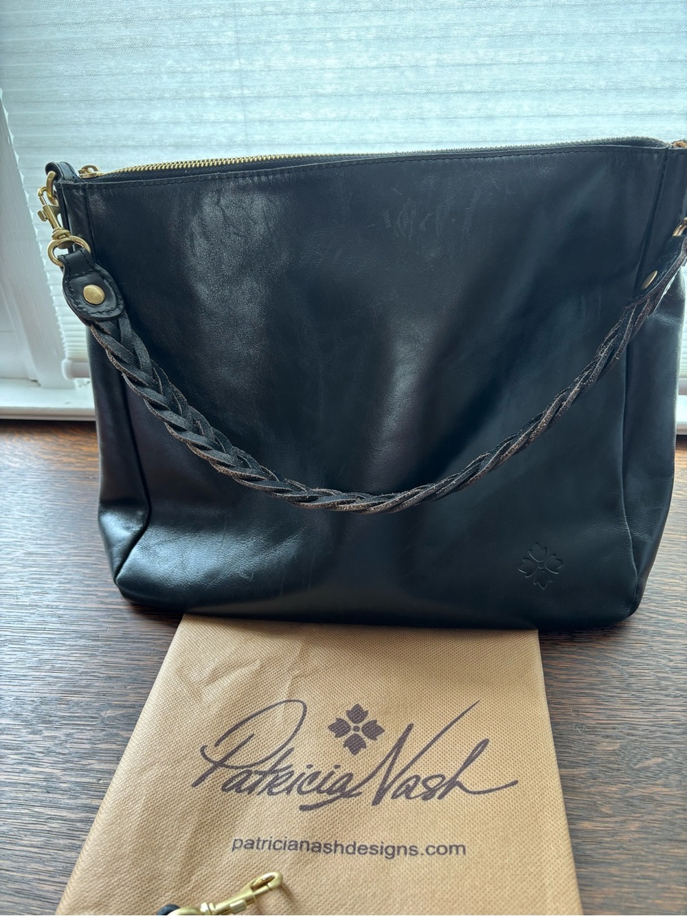 Patricia Nash large black leather purse with unused cross body strap - Picture 2 of 13
